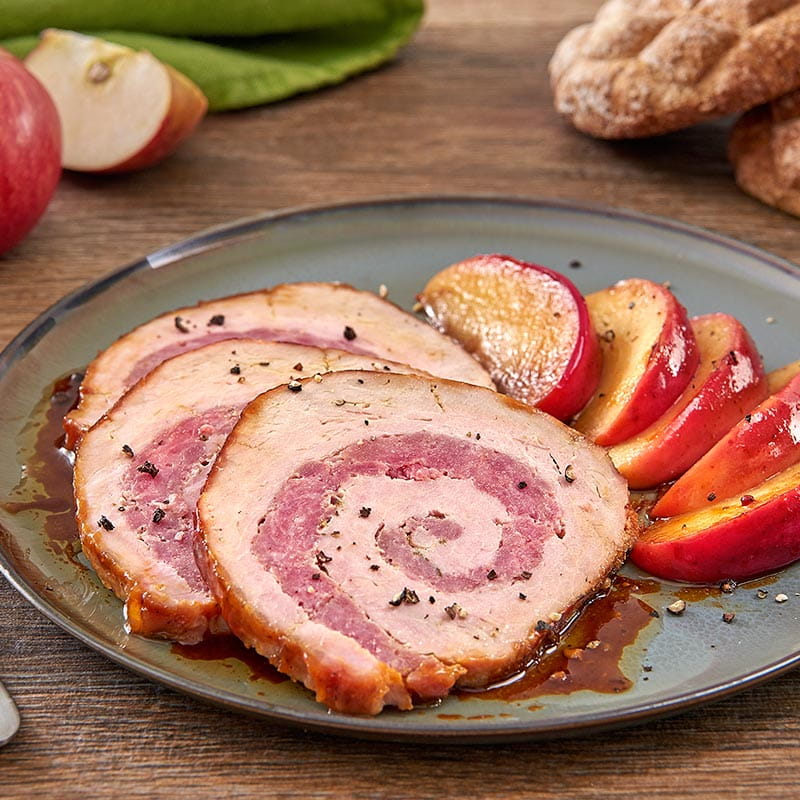 arrosto_di_lonza_arrotolato_al_pepe_nero_con_mele_al_brandy_800
