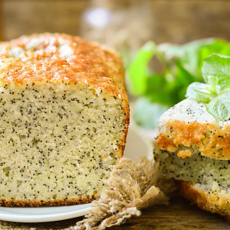 Lemon_cake_ai_semi_di_papavero_800