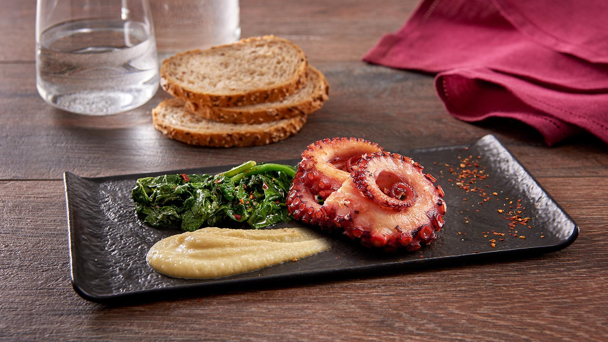 polpo_con_crema_di_fave_e_cime_di_rape_2000