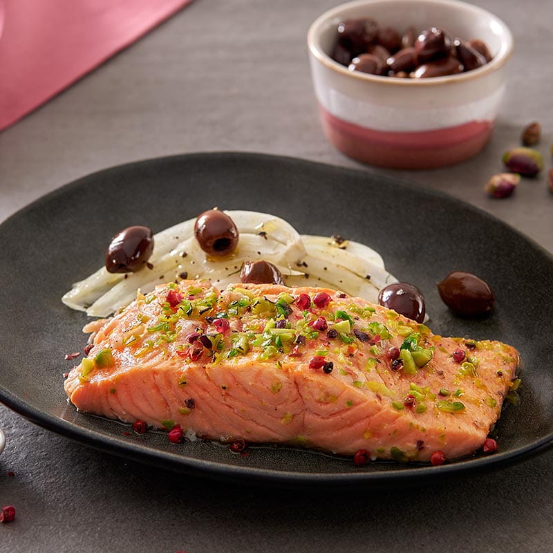 salmone_con_granella_di_pistacchi_insalatina_di_finocchi_e_olive_800